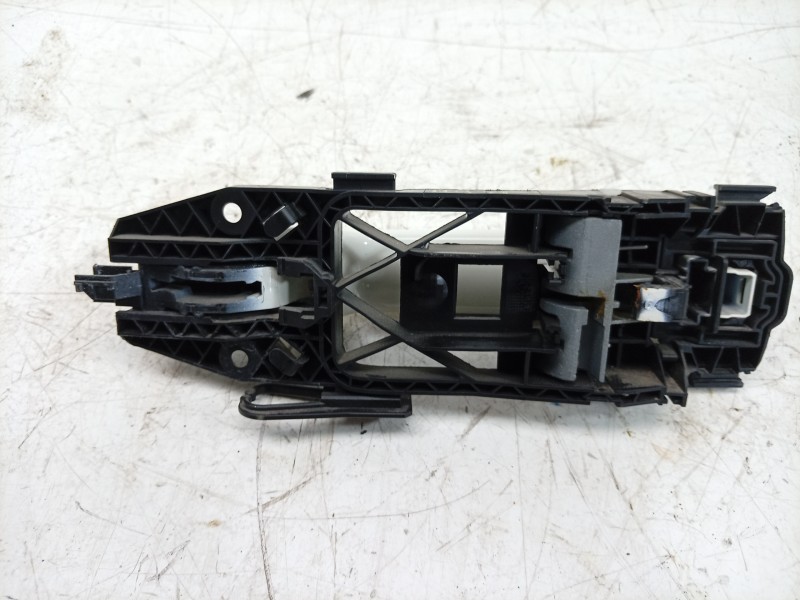 Recambio de maneta exterior delantera derecha para audi a3 sportback (8va) attraction referencia OEM IAM  8V0837206 
