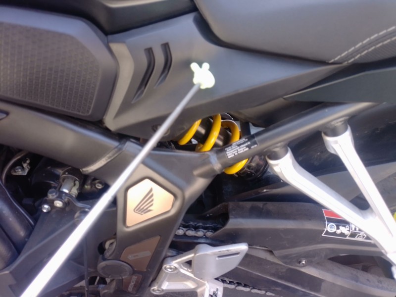 Recambio de moldura para honda cb (501cc - ) cb 650 r (rh08, rh02) referencia OEM IAM   