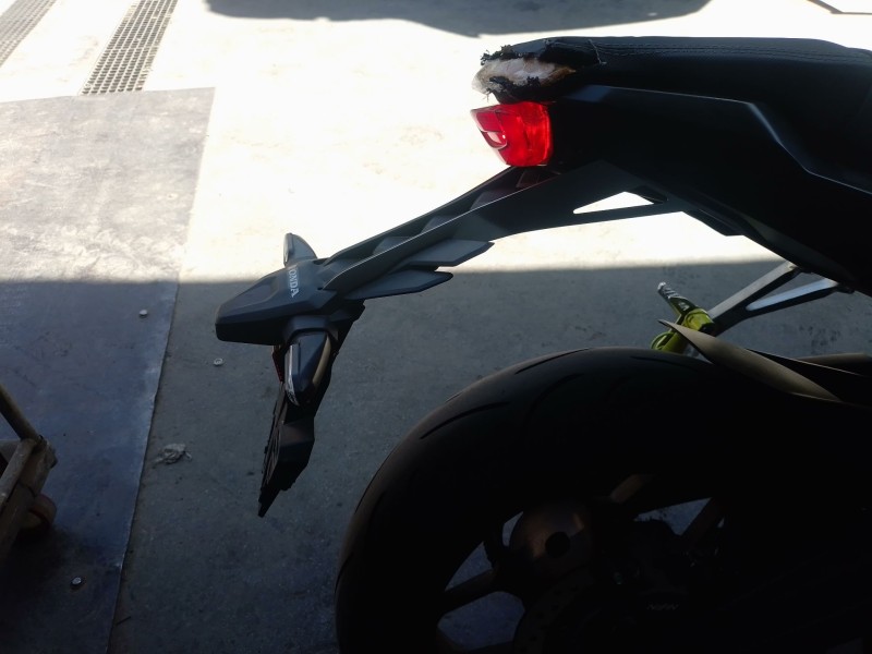 Recambio de portamatriculas para honda cb (501cc - ) cb 650 r (rh08, rh02) referencia OEM IAM   