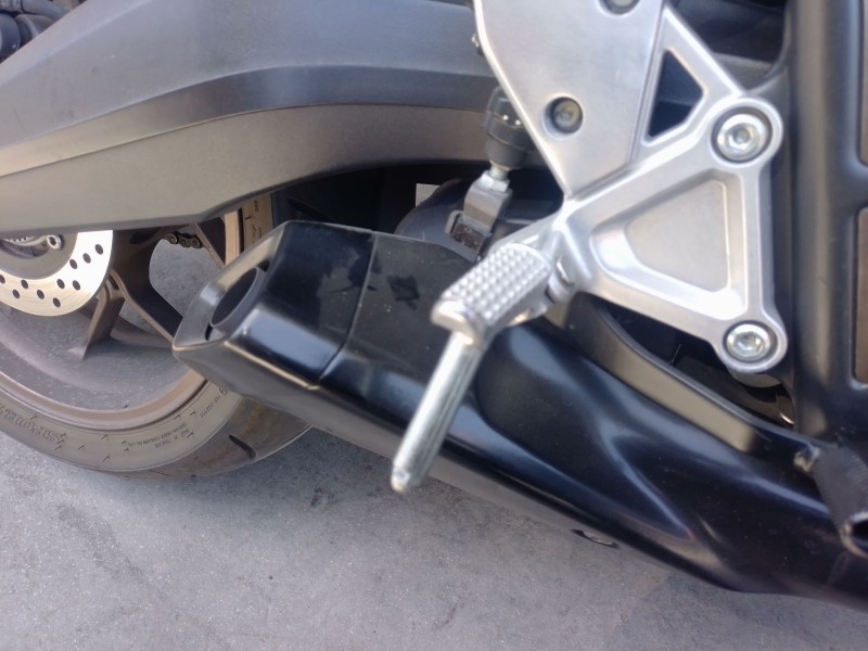 Recambio de estribera derecha para honda cb (501cc - ) cb 650 r (rh08, rh02) referencia OEM IAM   