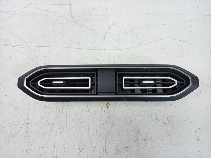 Recambio de rejilla aireadora para dacia sandero iii 1.0 tce 90 eco-g referencia OEM IAM  687601008R 