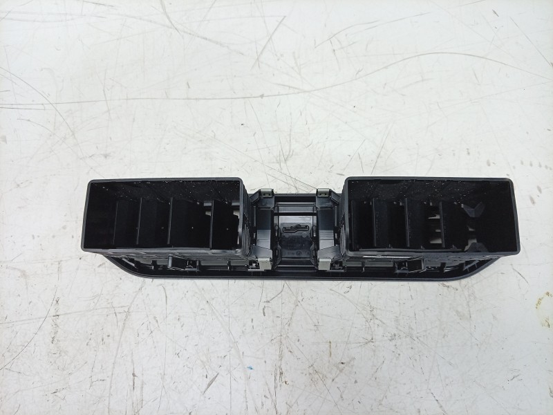 Recambio de rejilla aireadora para dacia sandero iii 1.0 tce 90 eco-g referencia OEM IAM  687601008R 