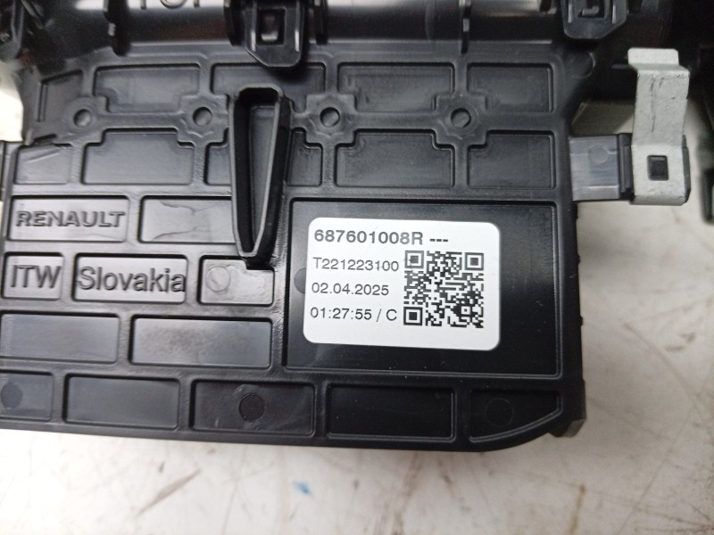 Recambio de rejilla aireadora para dacia sandero iii 1.0 tce 90 eco-g referencia OEM IAM  687601008R 