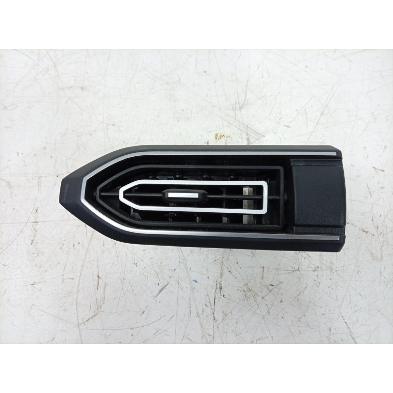 Recambio de rejilla aireadora para dacia sandero iii 1.0 tce 90 eco-g referencia OEM IAM  687600112R 