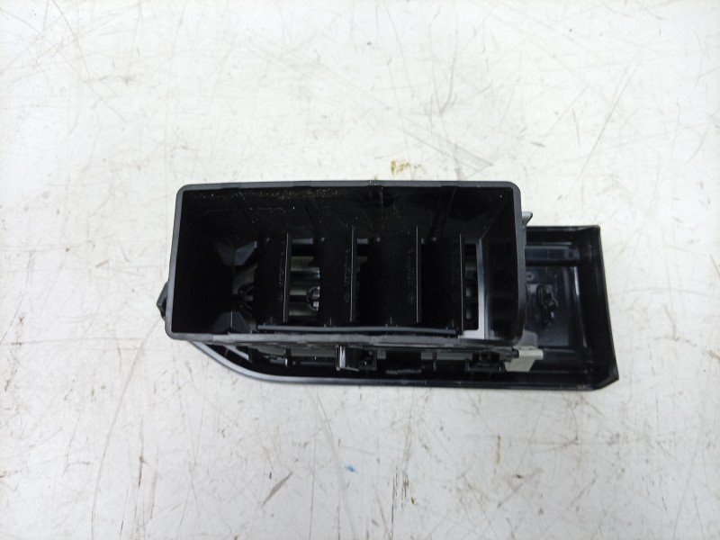 Recambio de rejilla aireadora para dacia sandero iii 1.0 tce 90 eco-g referencia OEM IAM  687600112R 