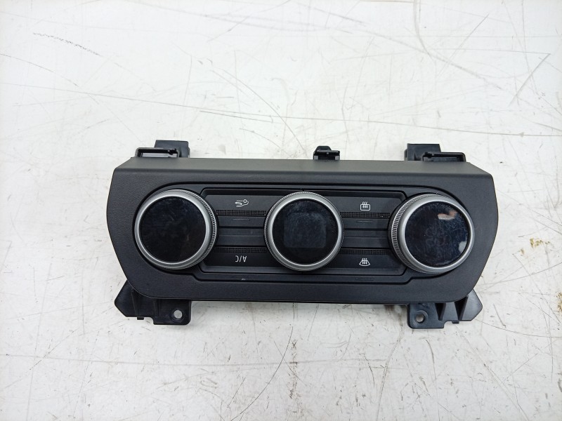 Recambio de mando climatizador para dacia sandero iii 1.0 tce 90 eco-g referencia OEM IAM   