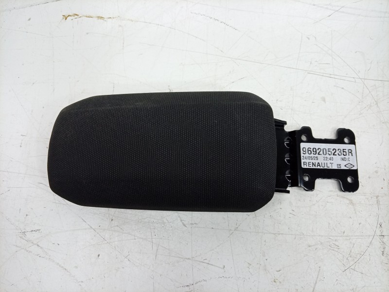 Recambio de apoyabrazos central para dacia sandero iii 1.0 tce 90 eco-g referencia OEM IAM  969205235R 