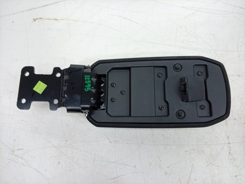 Recambio de apoyabrazos central para dacia sandero iii 1.0 tce 90 eco-g referencia OEM IAM  969205235R 