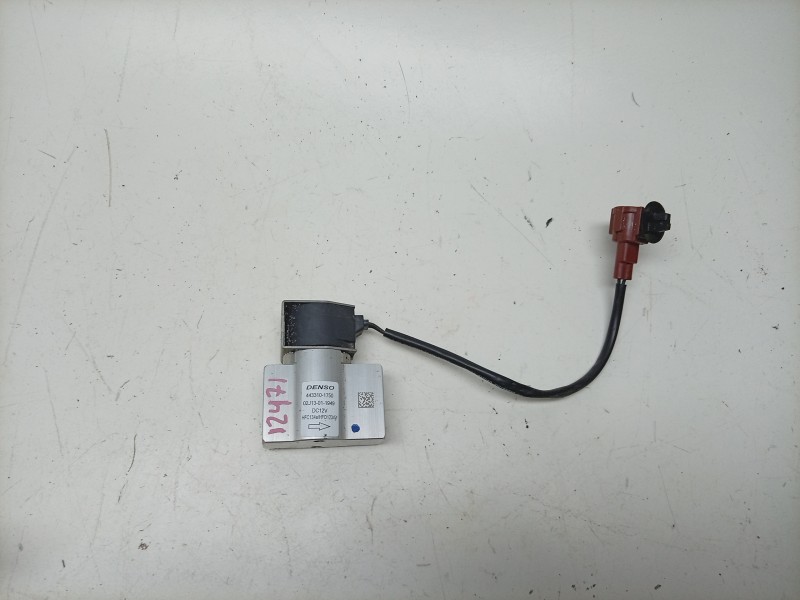 Recambio de valvula intercambio de calefaccion para renault 4 e-tech 120 referencia OEM IAM 02J13011949 4433101750 