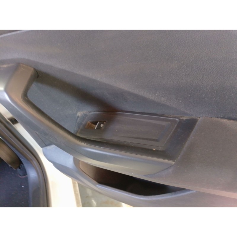 Recambio de mando elevalunas trasero derecho para volkswagen t-roc (a11, d11) 1.5 tsi referencia OEM IAM   
