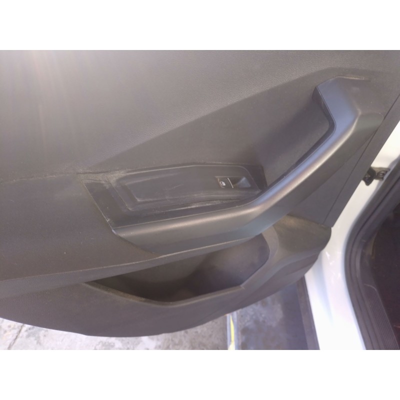 Recambio de mando elevalunas trasero izquierdo para volkswagen t-roc (a11, d11) 1.5 tsi referencia OEM IAM   
