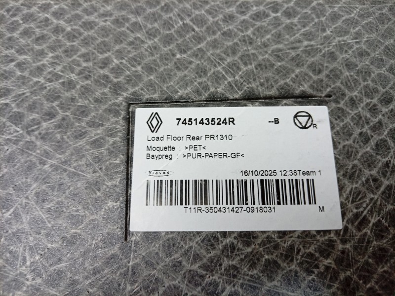 Recambio de alfombra maletero para dacia bigster referencia OEM IAM  745143524R 