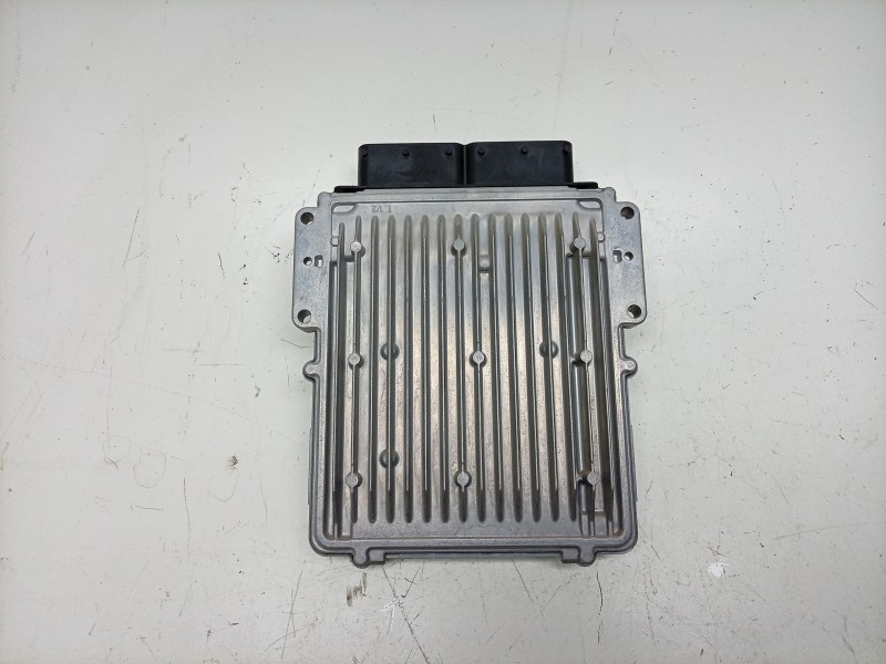Recambio de centralita motor uce para jaguar xj (x351) 3.0 sdv6 referencia OEM IAM 0281032668 GW9312C520 