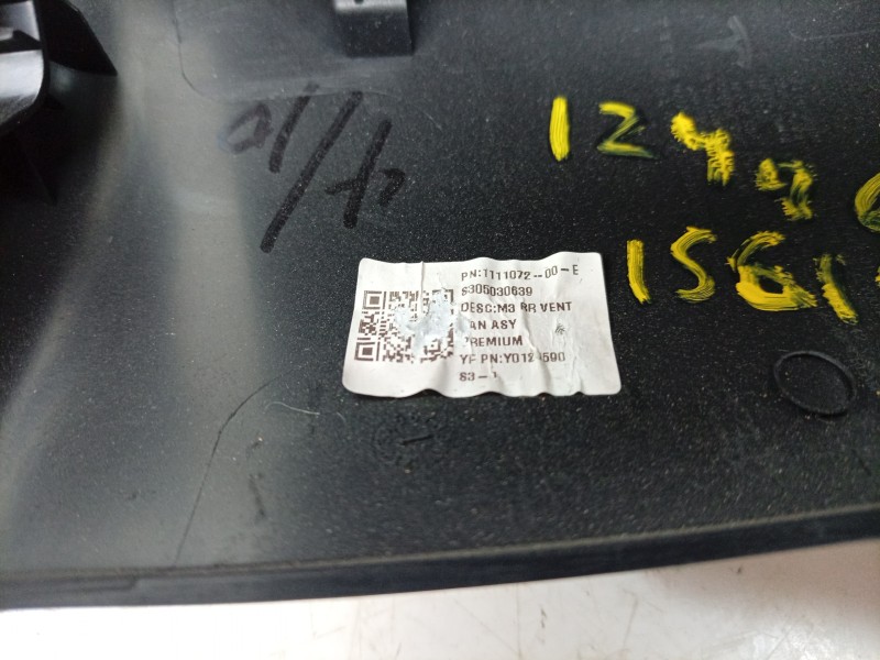 Recambio de rejilla delantera para tesla model 3 ev referencia OEM IAM  111107200E 