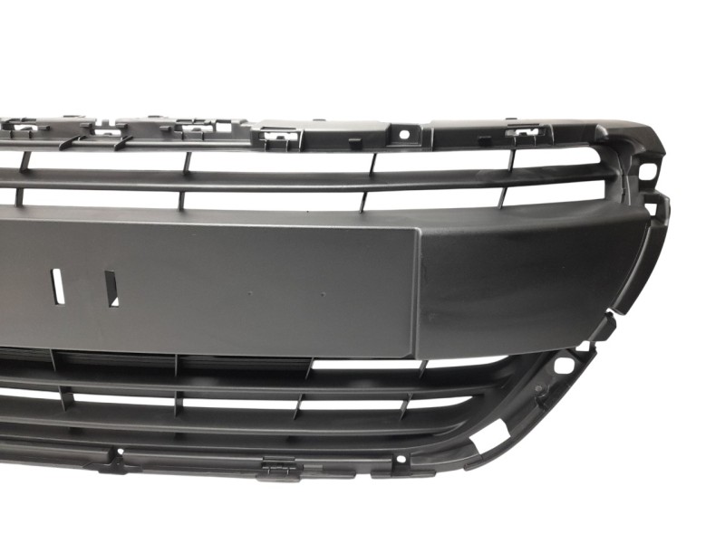 Recambio de rejilla paragolpes central para peugeot 208 referencia OEM IAM  9810920180 107175005/PG3282120/P205110D