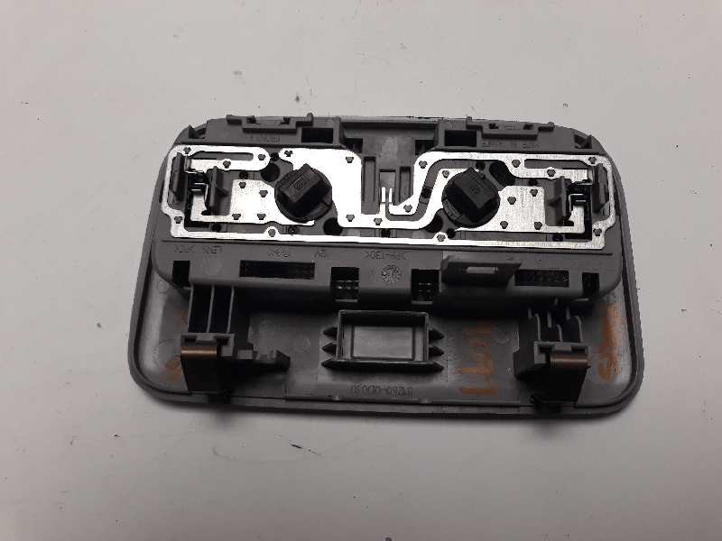 Recambio de luz interior para toyota yaris (ksp9/scp9/nlp9) básico referencia OEM IAM 812600D030  