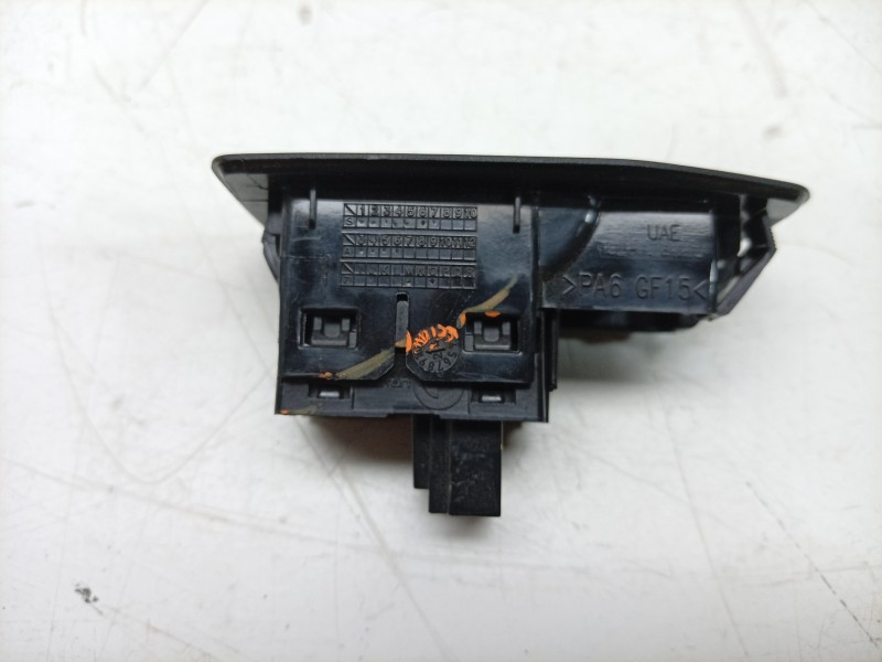 Recambio de mando elevalunas trasero derecho para bmw x1 (u11) xdrive 20 d mild-hybrid referencia OEM IAM  61315A2BCB5 