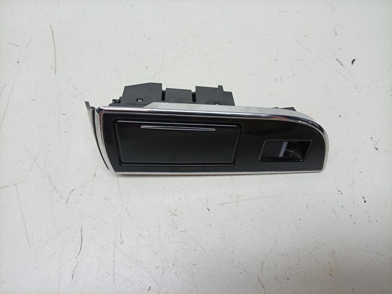 Recambio de mando elevalunas trasero derecho para jaguar xj (x351) 3.0 sdv6 referencia OEM IAM  GX7314717AC 