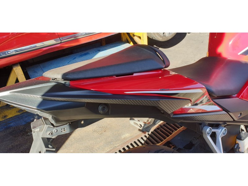Recambio de moldura para honda cbr 500r cbr 500 r referencia OEM IAM 77240MKPDN0ZC  