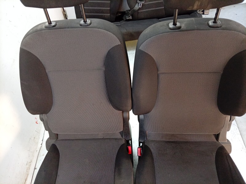 Recambio de juego asientos completo para dacia sandero iii 1.0 tce 90 eco-g referencia OEM IAM  876709224R 