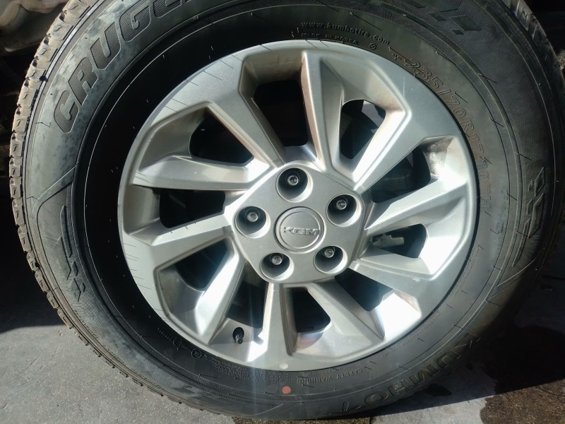Recambio de llanta para kg mobility rexton referencia OEM IAM   