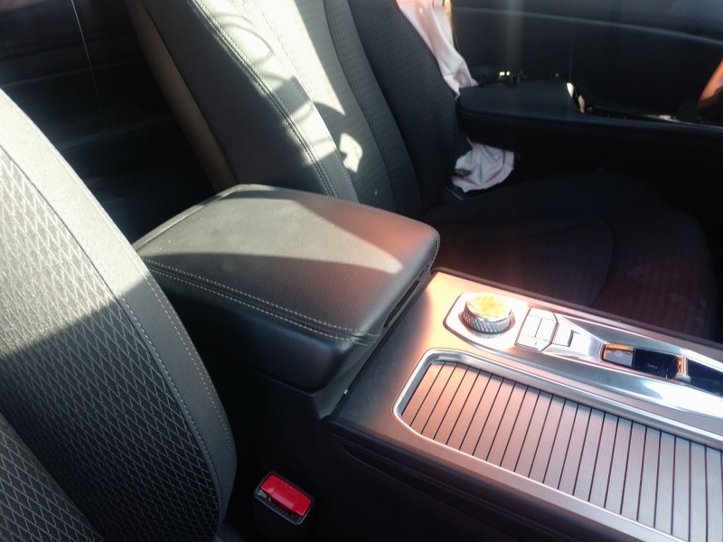 Recambio de apoyabrazos central para kg mobility rexton referencia OEM IAM   