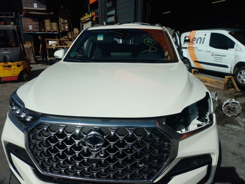 Recambio de capo para kg mobility rexton referencia OEM IAM   