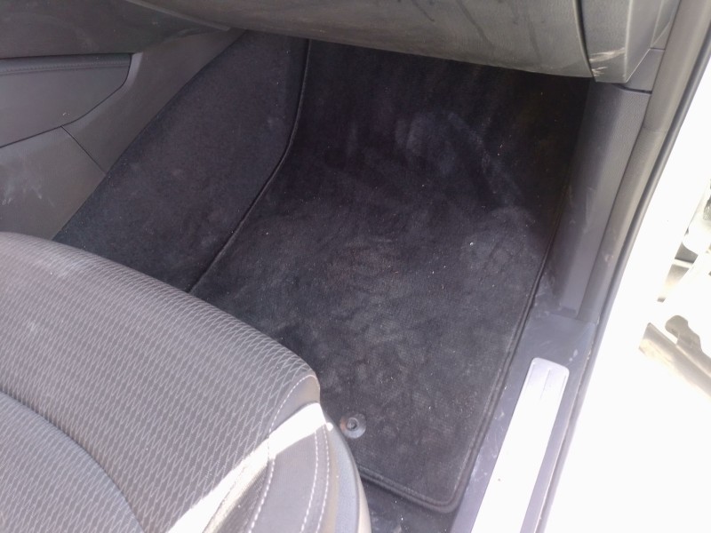 Recambio de juego alfombrillas para kg mobility rexton referencia OEM IAM   