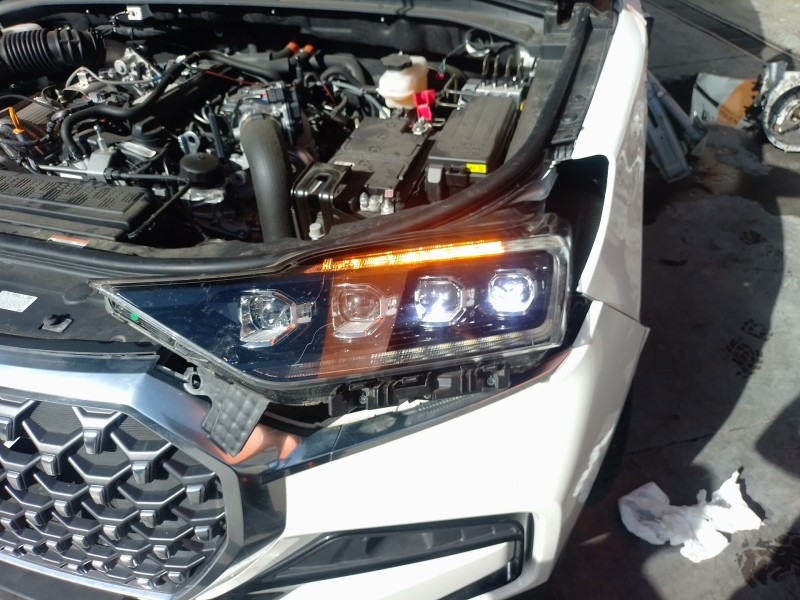 Recambio de faro izquierdo para kg mobility rexton referencia OEM IAM   