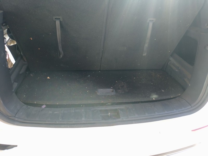 Recambio de alfombra maletero para kg mobility rexton referencia OEM IAM   