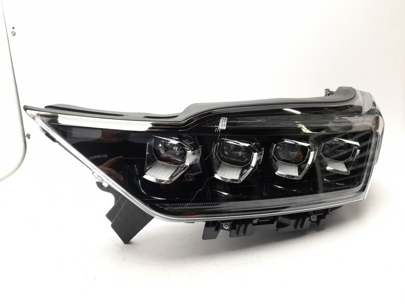 Recambio de faro izquierdo para kg mobility rexton referencia OEM IAM  8310536010 
