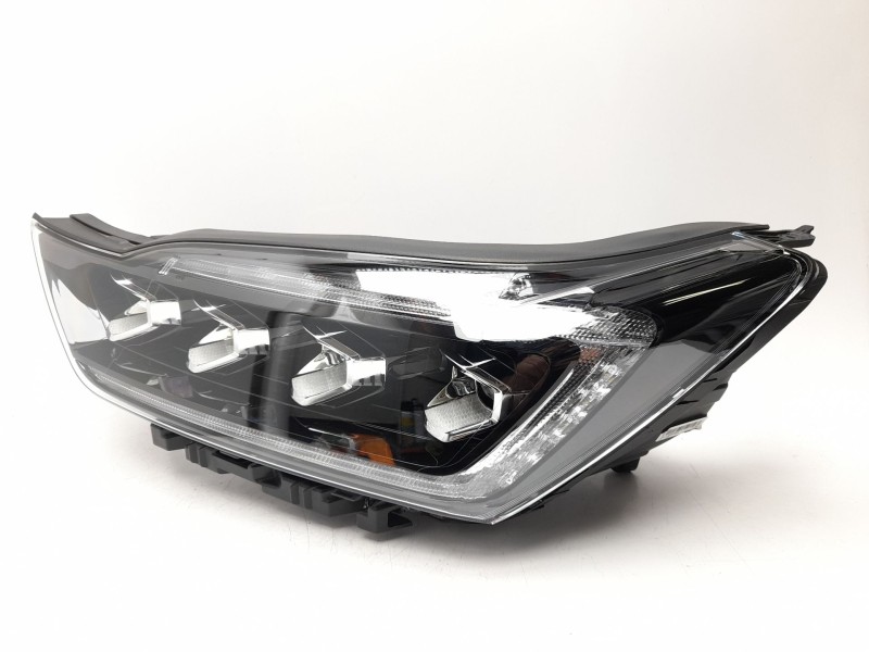 Recambio de faro izquierdo para kg mobility rexton referencia OEM IAM  8310536010 