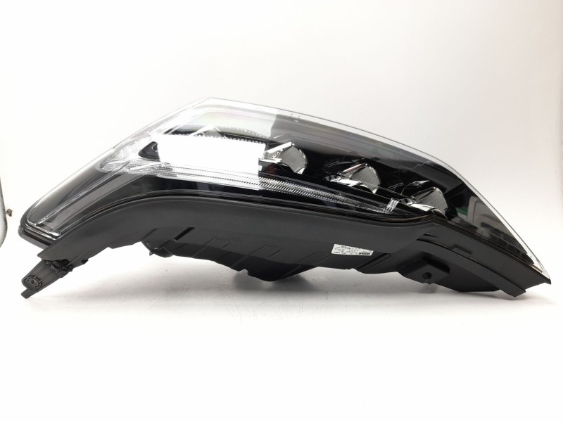 Recambio de faro izquierdo para kg mobility rexton referencia OEM IAM  8310536010 