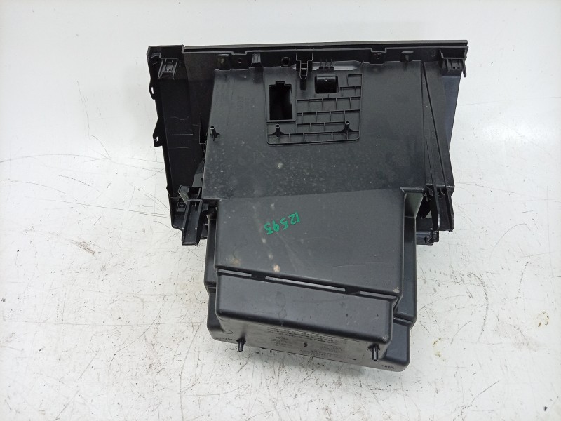 Recambio de guantera para dacia sandero iii 1.0 tce 90 eco-g referencia OEM IAM 685008544R  