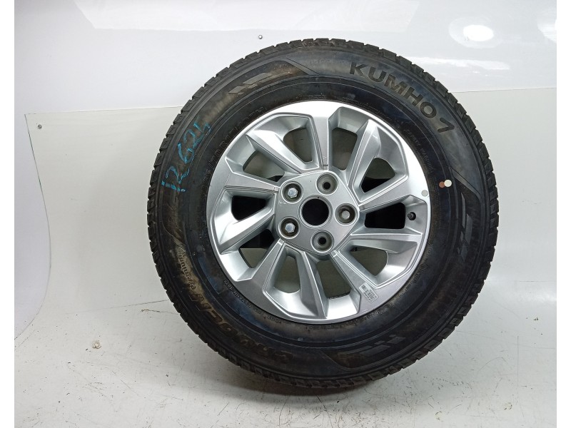 Recambio de neumatico repuesto para kg mobility rexton referencia OEM IAM  2357017 
