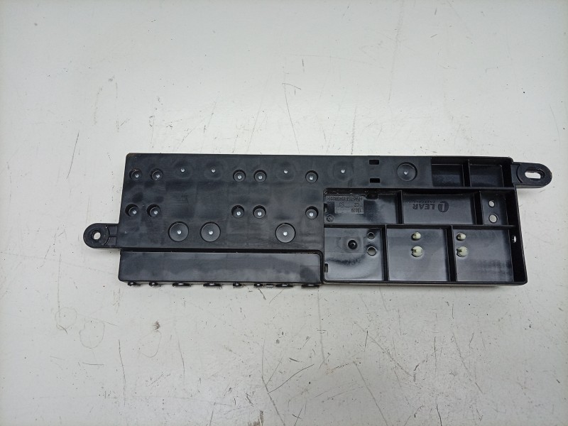 Recambio de caja reles / fusibles para jaguar xj (x351) 3.0 sdv6 referencia OEM IAM  GW9314A73DC 