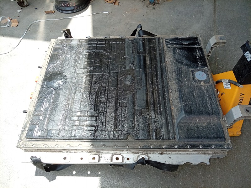 Recambio de bateria para renault 4 e-tech 120 referencia OEM IAM  295100490R 