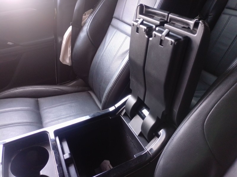 Recambio de apoyabrazos central para land rover range rover evoque (l551) 2.0 d165 referencia OEM IAM   