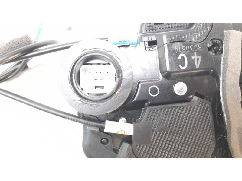 Recambio de cerradura puerta trasera izquierda para toyota rav4 referencia OEM IAM 6906033120  