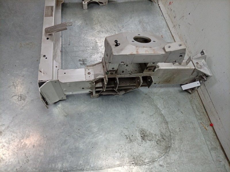 Recambio de travesaño superior para aston martin rapide 5.9 v12 cat referencia OEM IAM  AD43V17750AA 