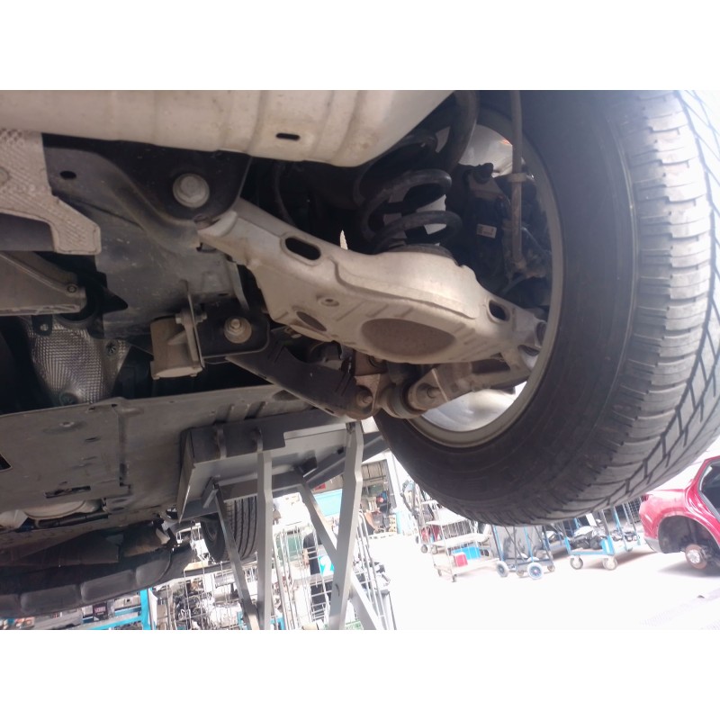 Recambio de brazo suspension inferior trasero derecho para land rover range rover evoque (l551) 2.0 d165 referencia OEM IAM   