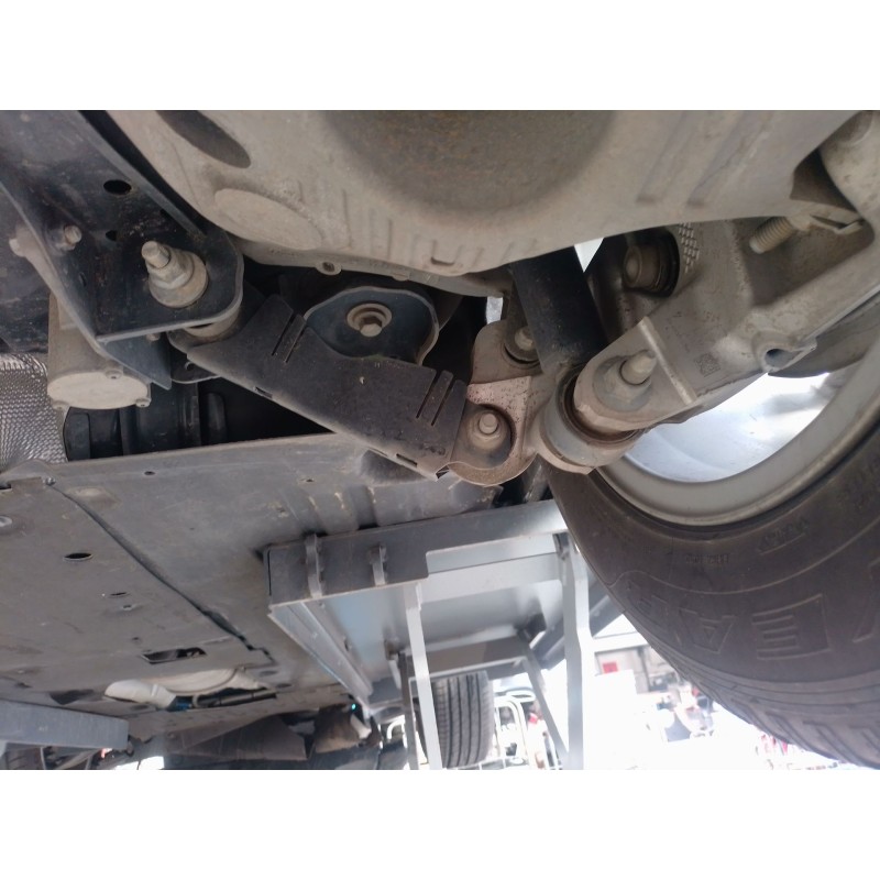 Recambio de brazo suspension inferior trasero derecho para land rover range rover evoque (l551) 2.0 d165 referencia OEM IAM   