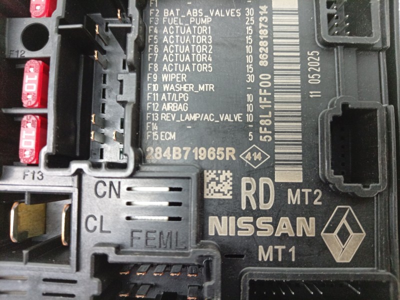 Recambio de caja reles / fusibles para dacia sandero iii 1.0 tce 90 eco-g referencia OEM IAM  284B71965R 
