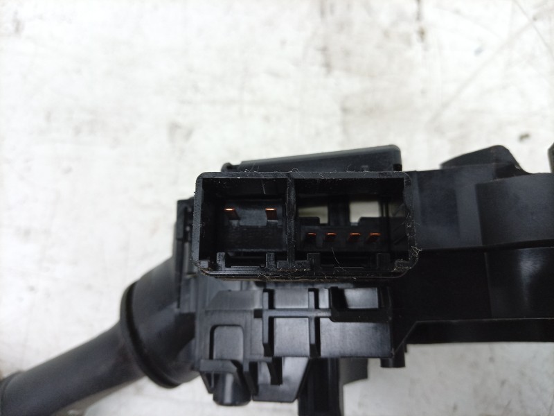 Recambio de mando multifuncion para toyota hilux (gun1) doble cabina dlx 4x4 referencia OEM IAM  841400K650 