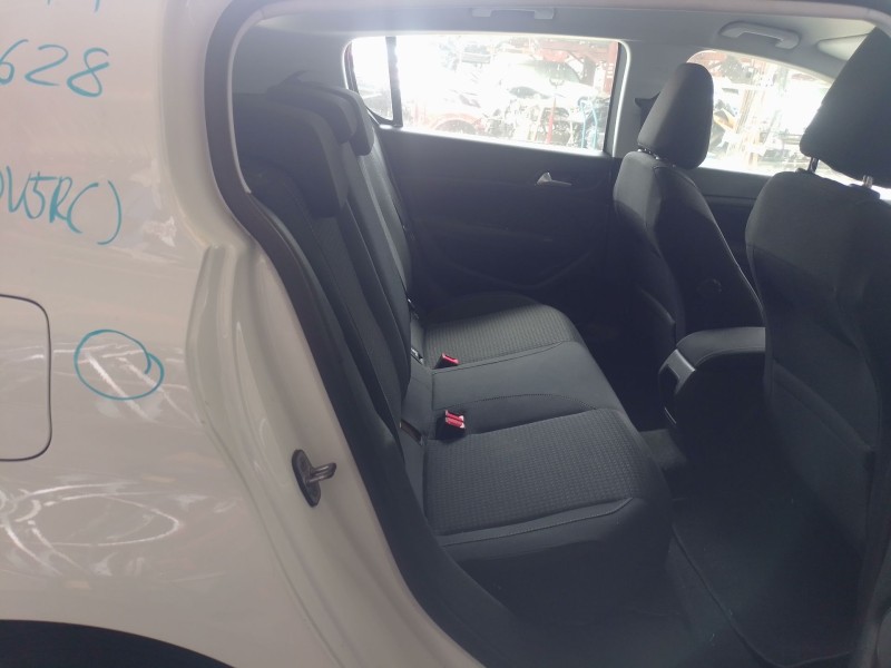 Recambio de juego asientos completo para peugeot 308 ii (lb_, lp_, lw_, lh_, l3_) 1.5 bluehdi 130 referencia OEM IAM   
