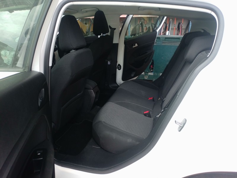 Recambio de juego asientos completo para peugeot 308 ii (lb_, lp_, lw_, lh_, l3_) 1.5 bluehdi 130 referencia OEM IAM   