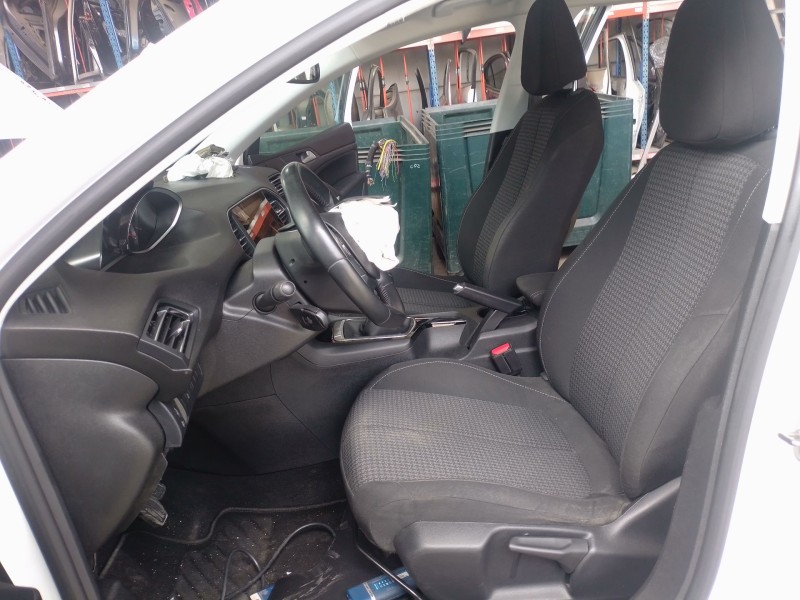 Recambio de juego asientos completo para peugeot 308 ii (lb_, lp_, lw_, lh_, l3_) 1.5 bluehdi 130 referencia OEM IAM   