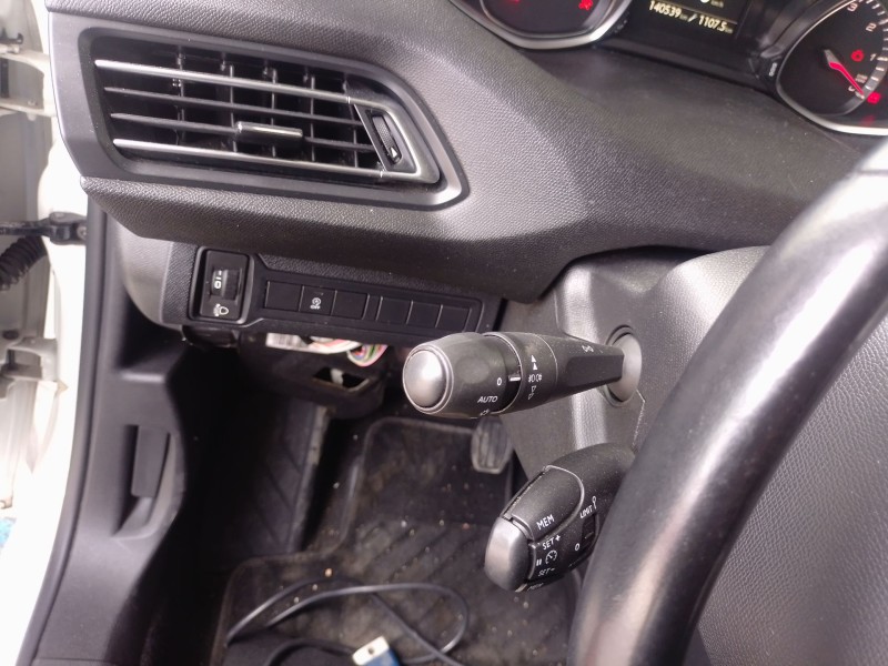 Recambio de mando multifuncion para peugeot 308 ii (lb_, lp_, lw_, lh_, l3_) 1.5 bluehdi 130 referencia OEM IAM   