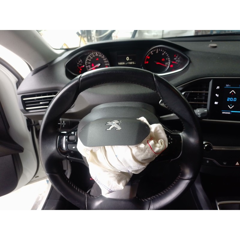 Recambio de volante para peugeot 308 ii (lb_, lp_, lw_, lh_, l3_) 1.5 bluehdi 130 referencia OEM IAM   
