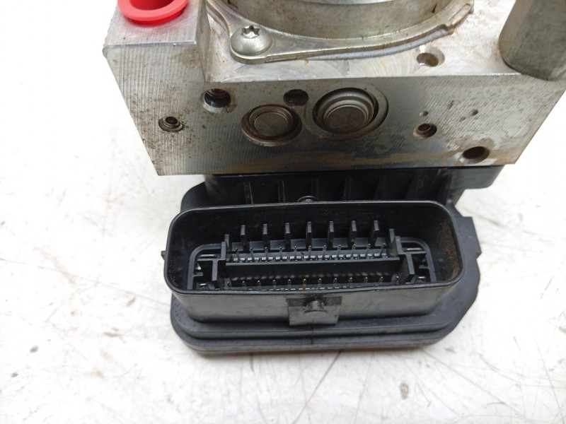 Recambio de abs para toyota hilux (gun1) doble cabina dlx 4x4 referencia OEM IAM  4405071270 